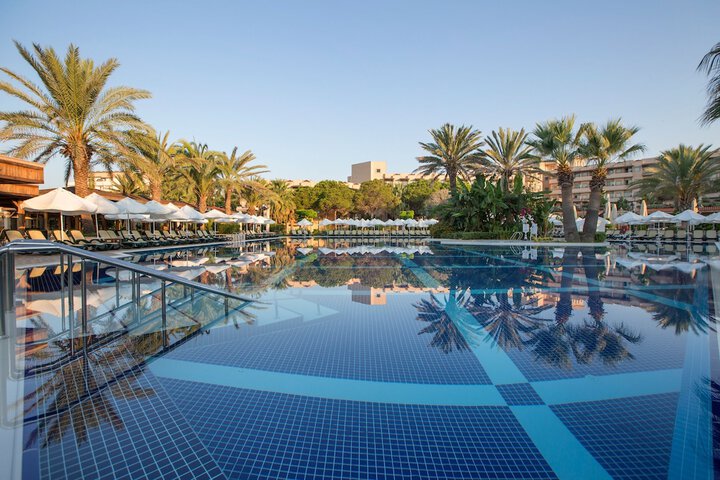 Pool Hotel