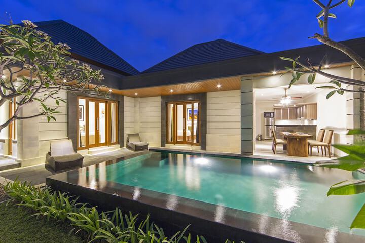 Hotel Pool