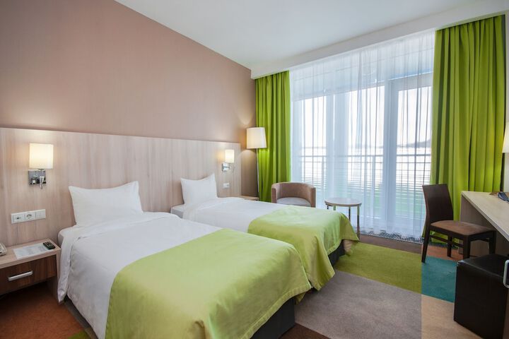 Room 3 of 70