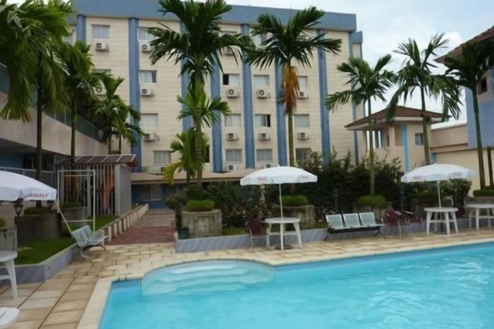 Hotel Pool