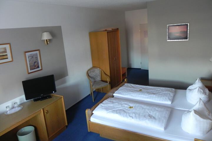Room 14 of 38