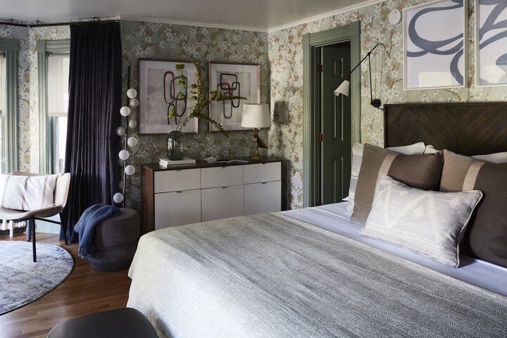 Room 13 of 72