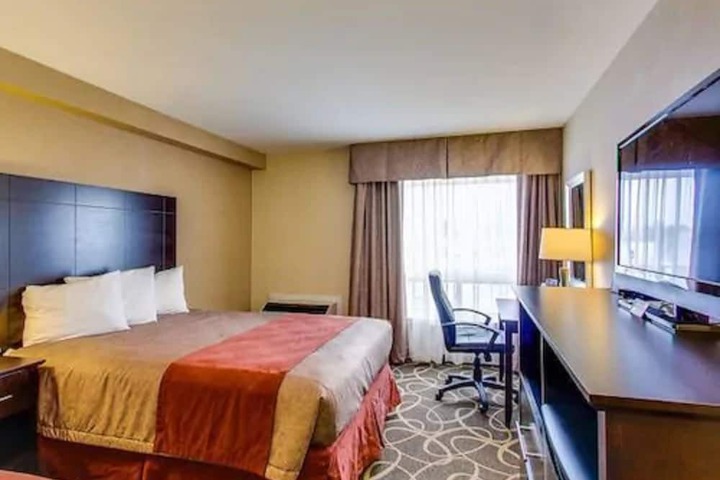 2 Queen Beds Premier Room (5 of 6)