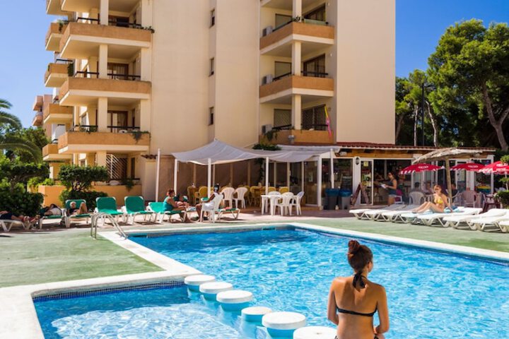 Pool Hotel