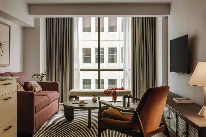 Room 42 of 58