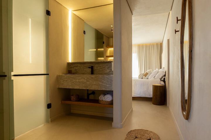 Room 45 of 79