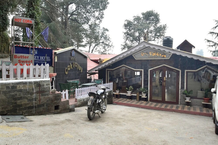 OYO 12527 Hotel Oak Valley