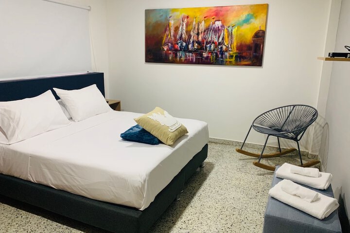 Room 10 of 18