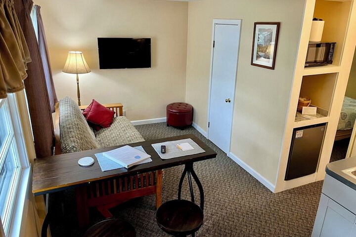 Room 42 of 106