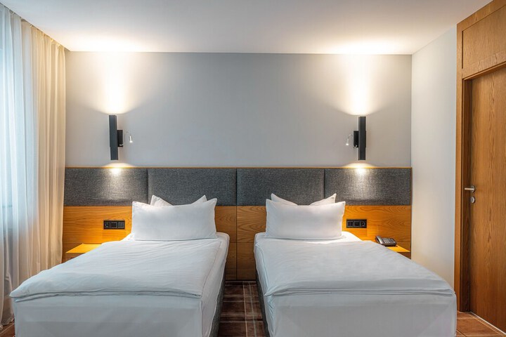 Room 50 of 222