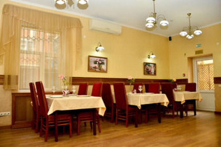 Dining 12 of 30