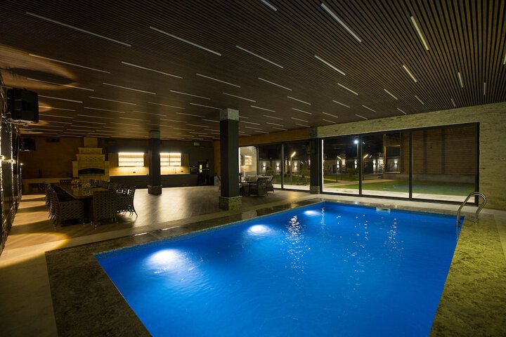 Pool 53 of 76