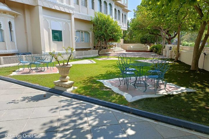Hotel Exterior 44 of 50