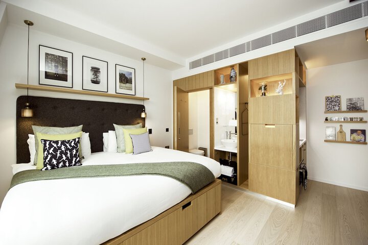 Room 6 of 63