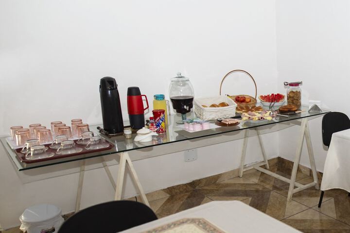 Dining 24 of 28