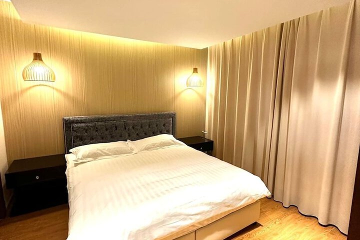 Room 19 of 68