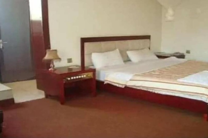Room 2 of 4