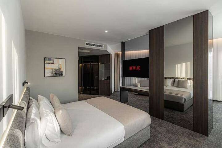 Room 17 of 53