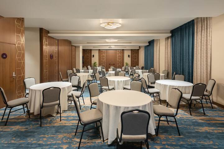 Ballroom/Hall 55 of 65