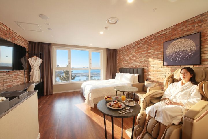 Room 81 of 140