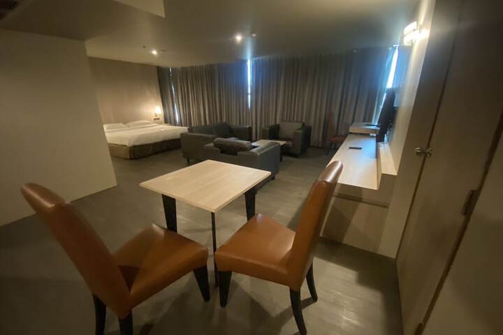 Room 45 of 101