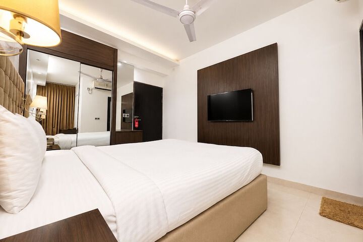 Room 10 of 63