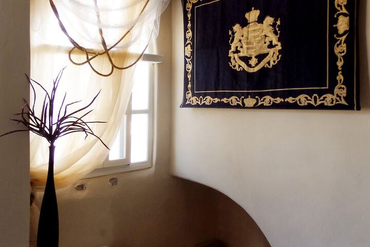 Room 10 of 142