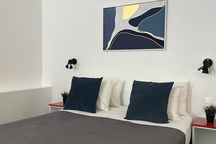 Room 3 of 34