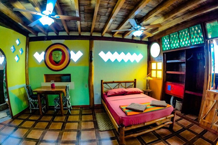 Room 16 of 112