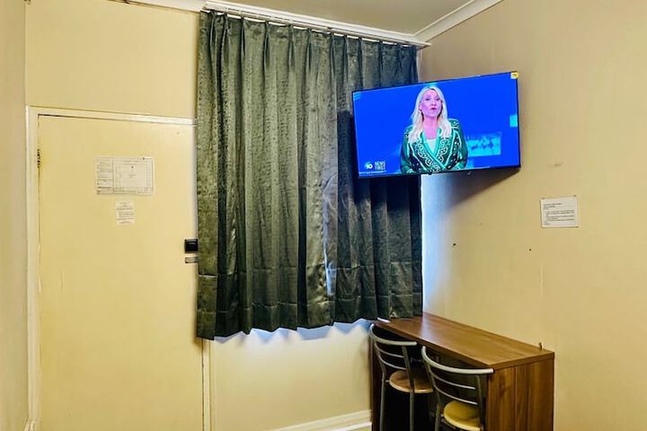 Room 28 of 41