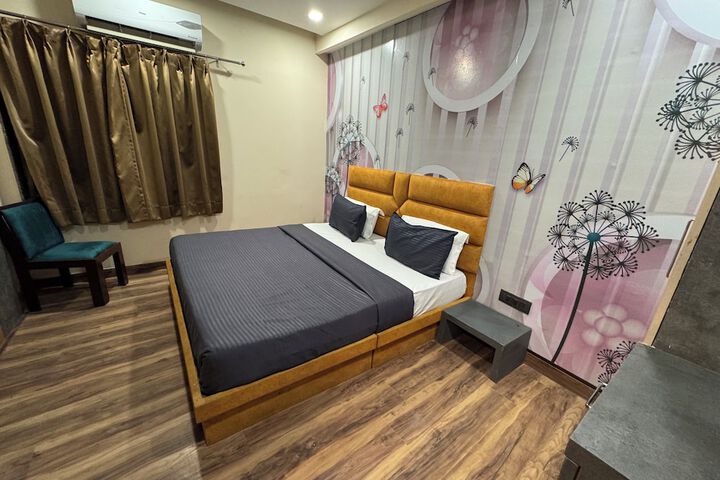 Room 5 of 36