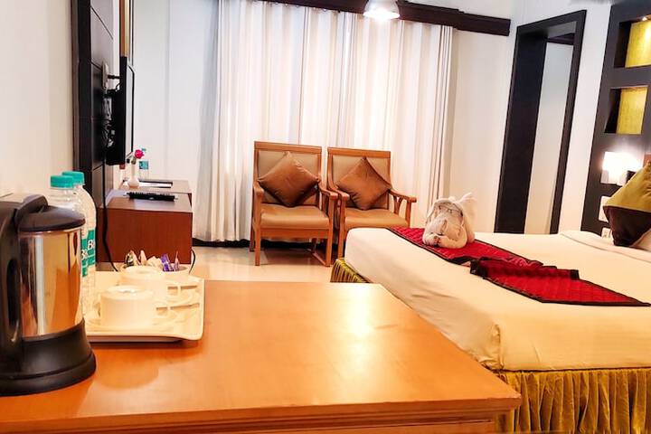 Room 6 of 25