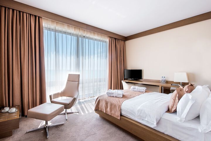 Room 4 of 44
