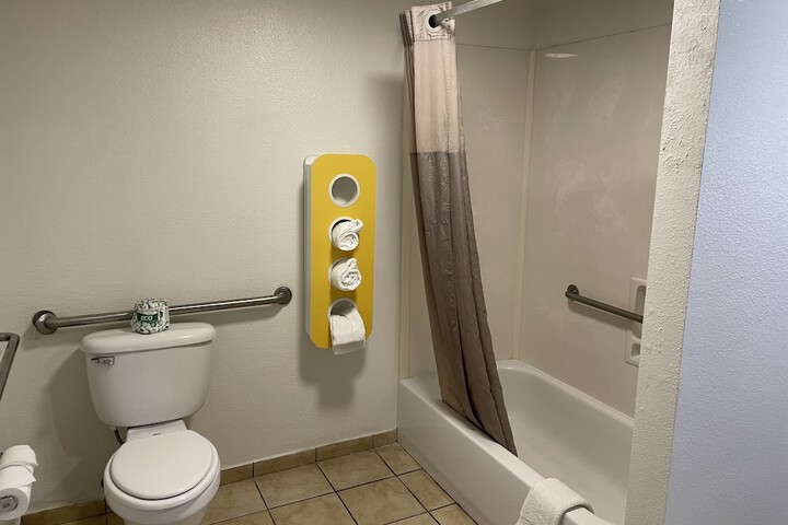 King Room Disability Accessible (4 of 27)