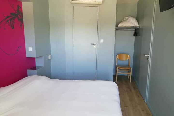 Room 18 of 65