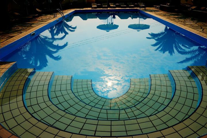 Hotel with Pool