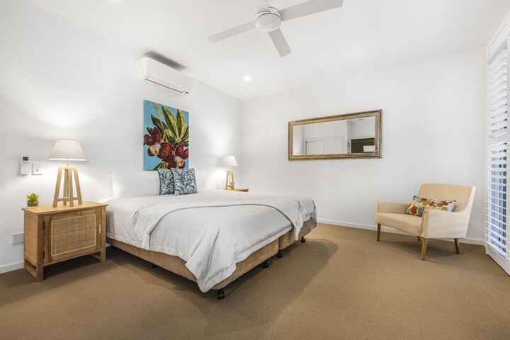 Room 11 of 80