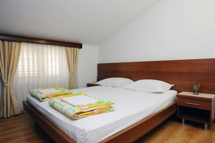 Room 16 of 45