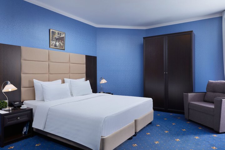 Room 29 of 48