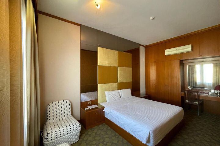 Room 38 of 49