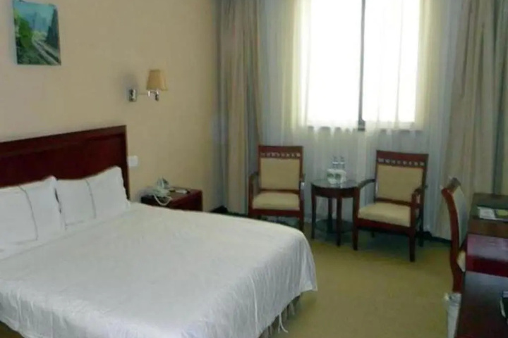 Room 5 of 11