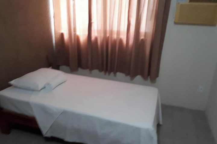 Room 9 of 38