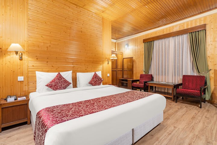 Room 4 of 32