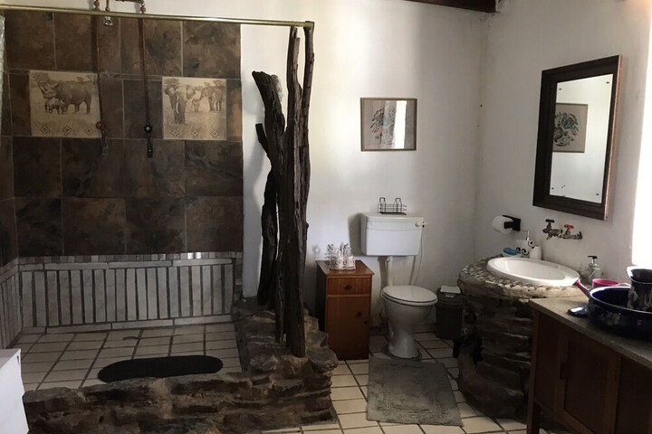 Room 33 of 48