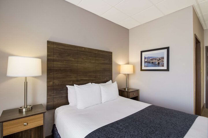 1 Queen Bed First Floor Microwave and Refrigerator WiFi Full Breakfast (8 of 25)