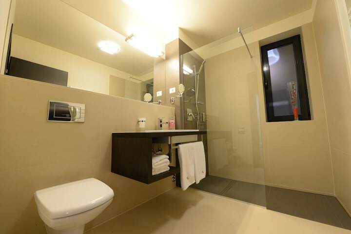 Room 14 of 35