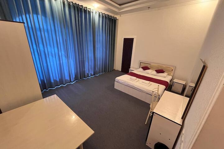Room 4 of 18
