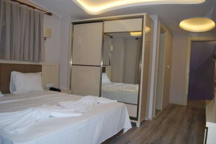 Room 7 of 38