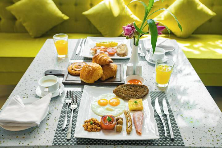 Breakfast/Coffee Service 115 of 134