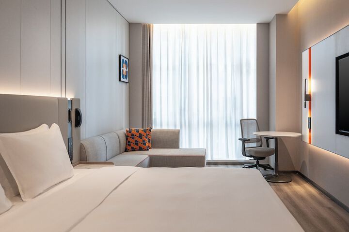 Room 10 of 79